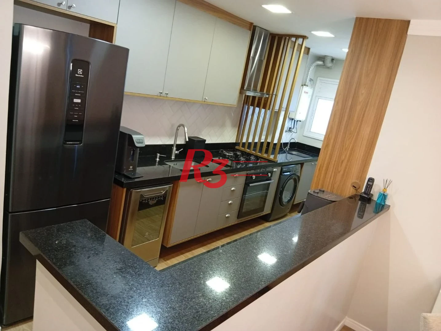 Apartamento com 3 dormitórios à venda, 77 m² por R$ 875.000,00 - Ponta da Praia - Santos/SP