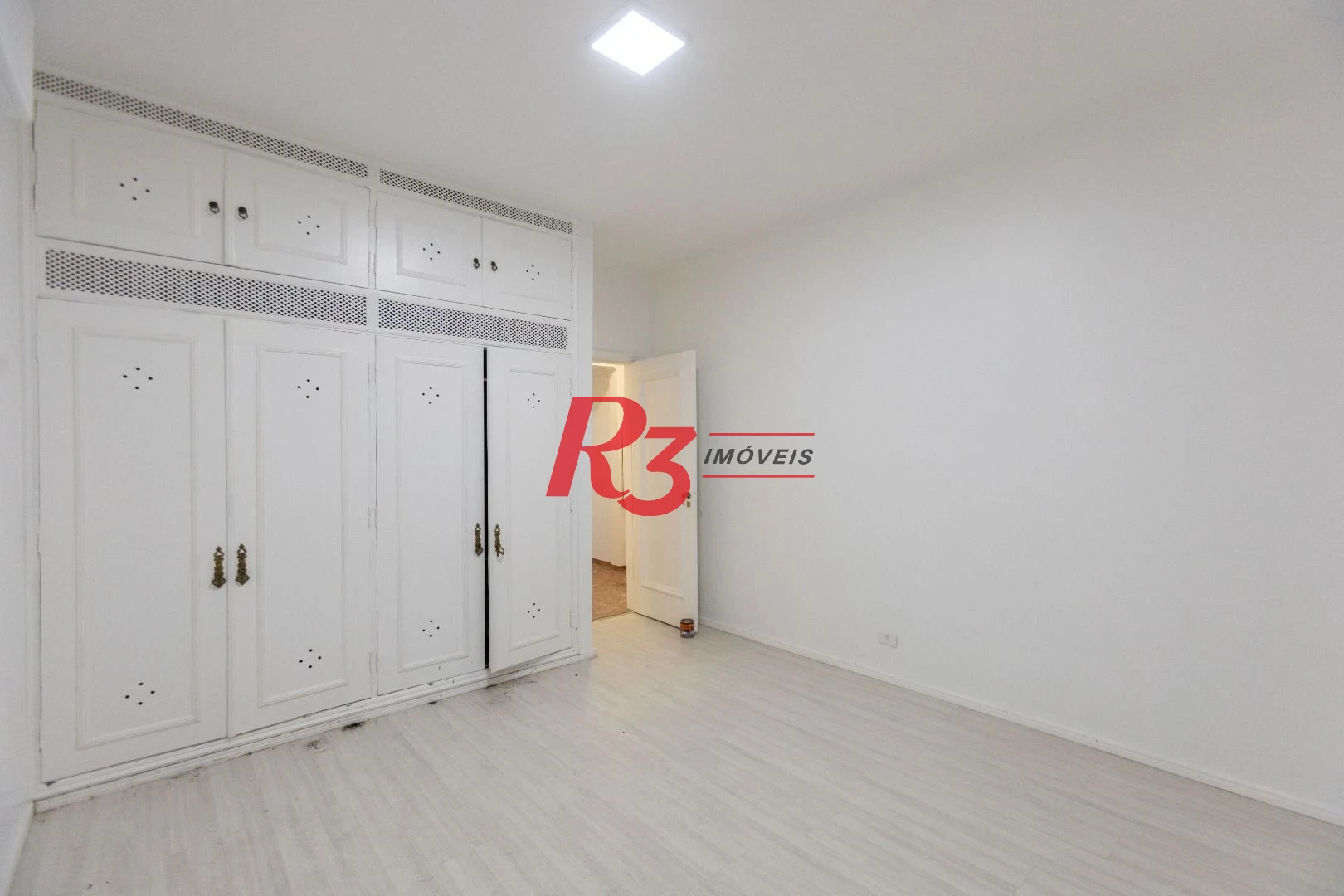Apartamento com 2 dormitórios à venda, 113 m² por R$ 750.000,00 - Boqueirão - Santos/SP