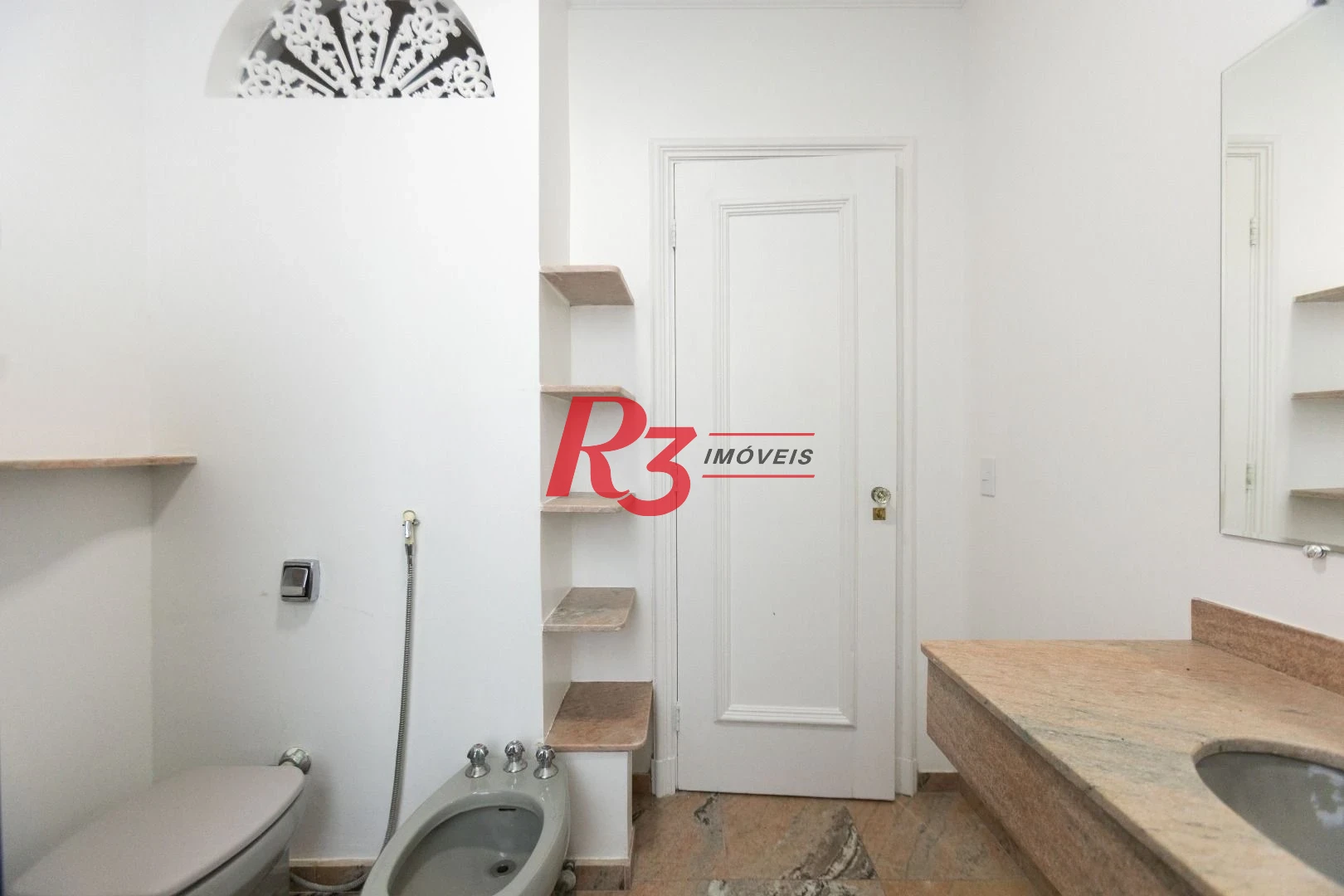 Apartamento com 2 dormitórios à venda, 113 m² por R$ 750.000,00 - Boqueirão - Santos/SP