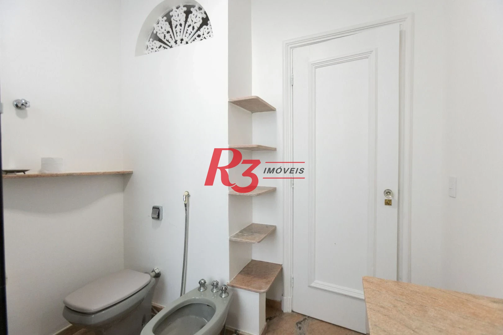 Apartamento com 2 dormitórios à venda, 113 m² por R$ 750.000,00 - Boqueirão - Santos/SP