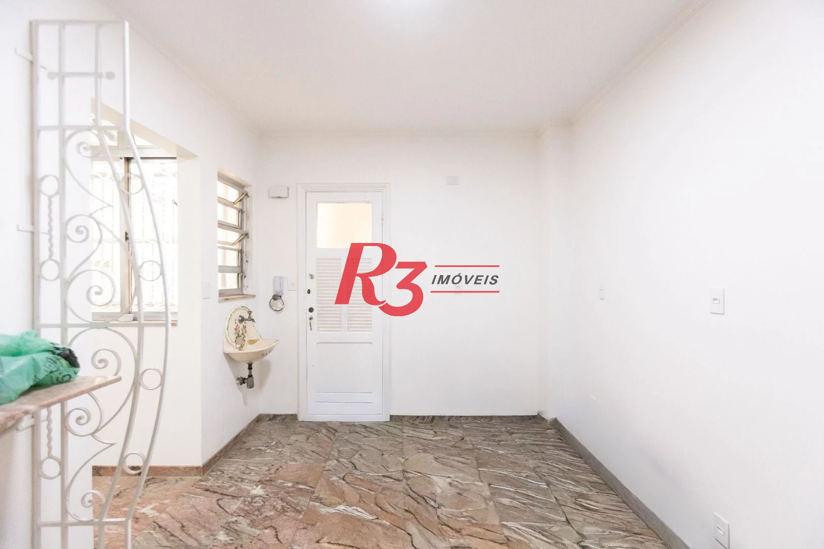 Apartamento com 2 dormitórios à venda, 113 m² por R$ 750.000,00 - Boqueirão - Santos/SP