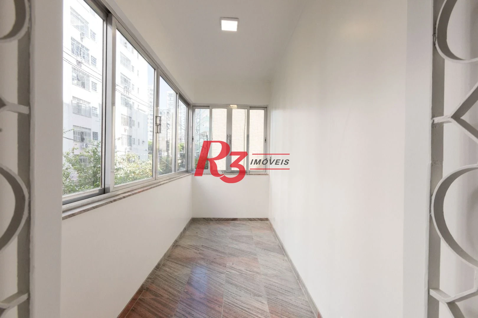 Apartamento com 2 dormitórios à venda, 113 m² por R$ 750.000,00 - Boqueirão - Santos/SP