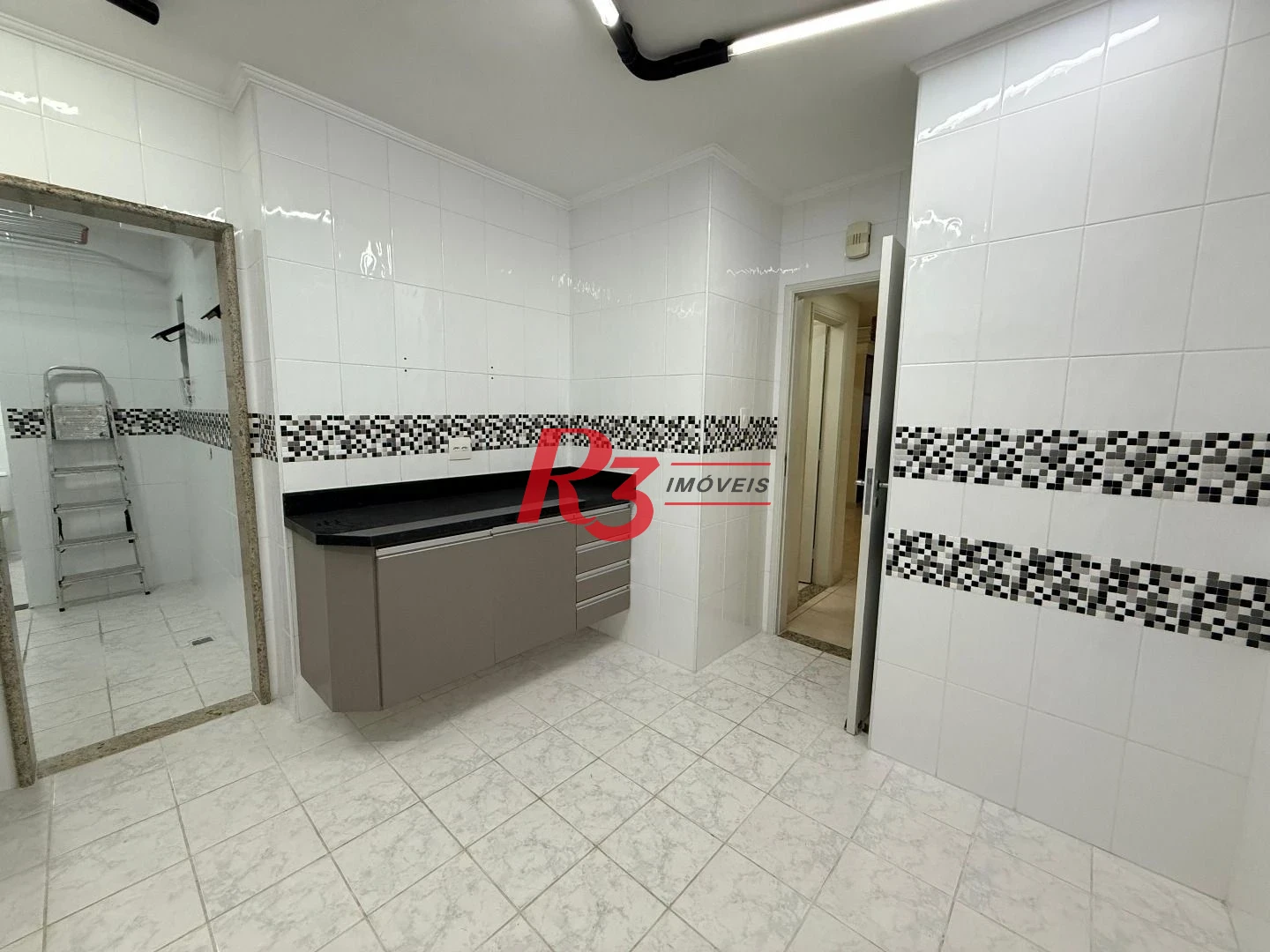 Apartamento com 3 dormitórios à venda, 122 m² por R$ 1.280.000,00 - Pompéia - Santos/SP