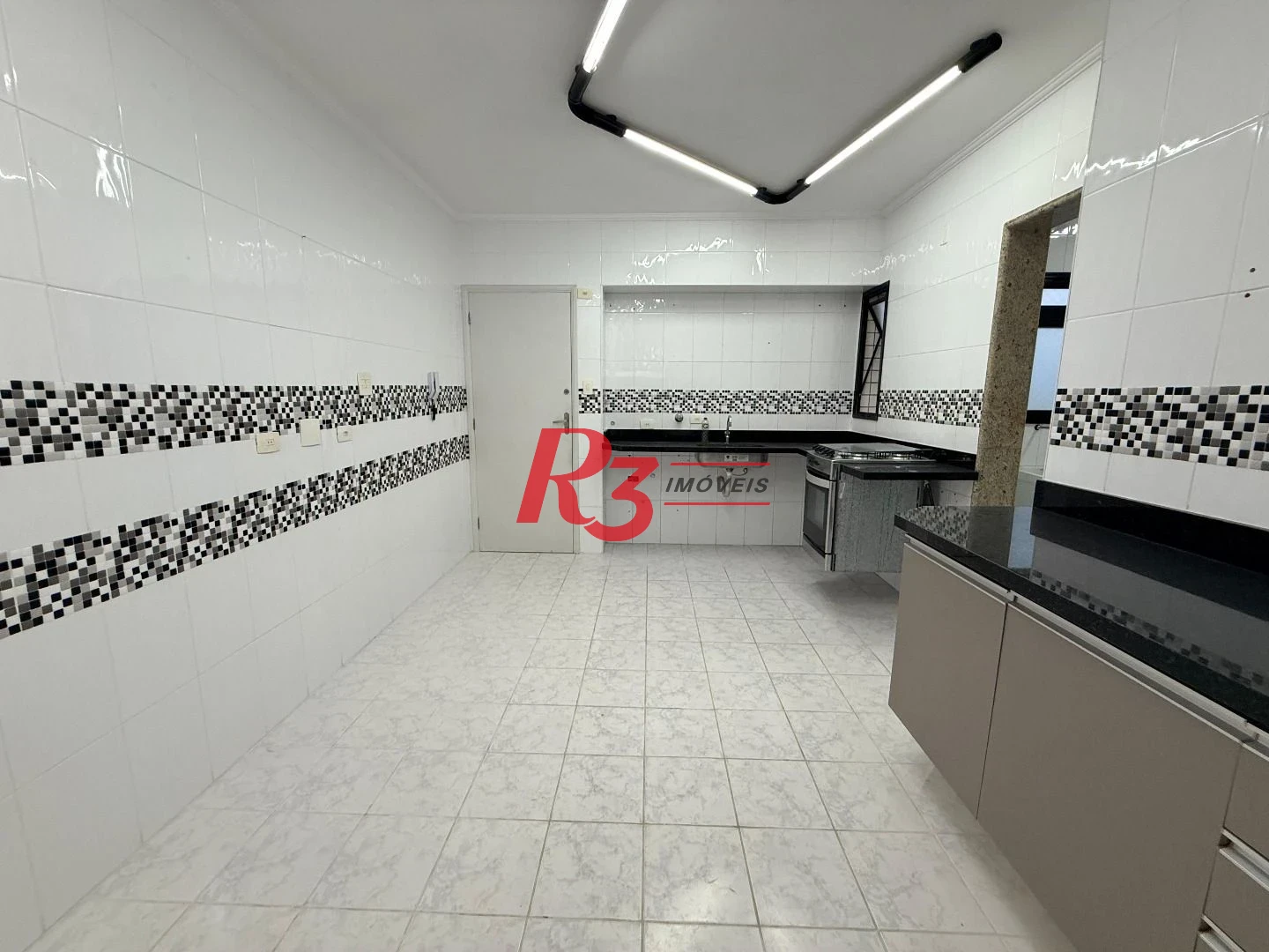 Apartamento com 3 dormitórios à venda, 122 m² por R$ 1.280.000,00 - Pompéia - Santos/SP