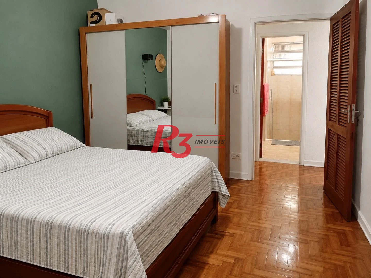 Apartamento com 2 dormitórios à venda, 73 m² por R$ 638.000,00 - Embaré - Santos/SP