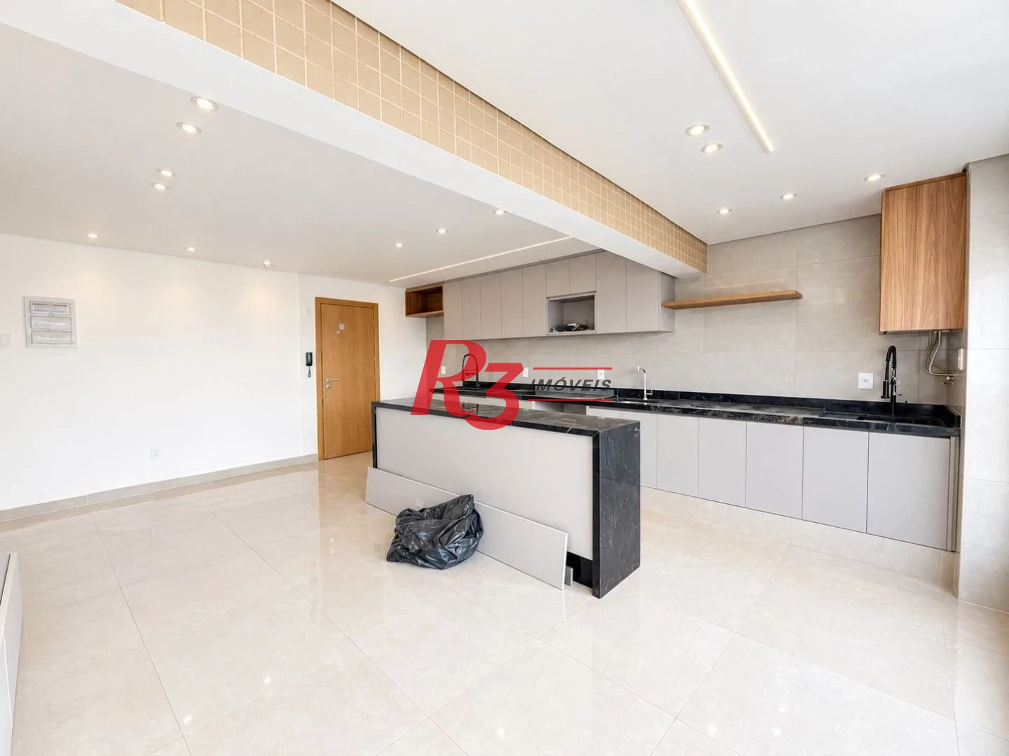 Apartamento Garden com 2 dormitórios à venda, 65 m² por R$ 1.200.000,00 - Ponta da Praia - Santos/SP