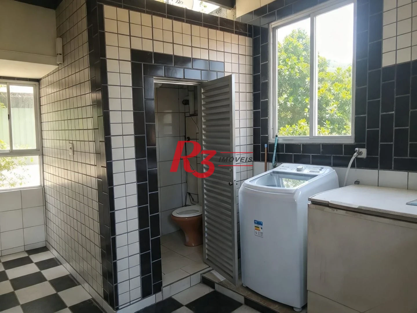 Sobrado com 2 dormitórios à venda, 180 m² por R$ 639.000,00 - Marapé - Santos/SP