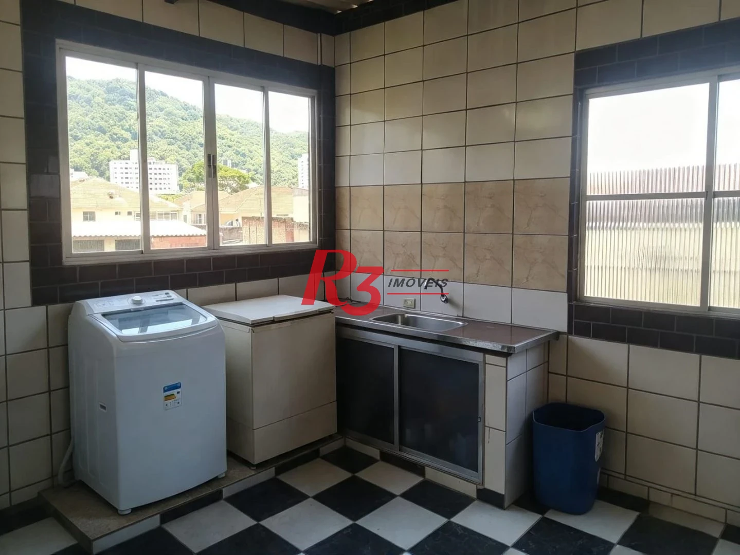 Sobrado com 2 dormitórios à venda, 180 m² por R$ 639.000,00 - Marapé - Santos/SP