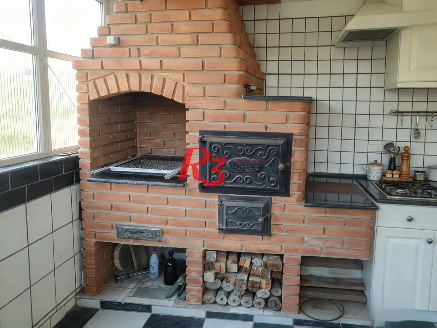 Sobrado com 2 dormitórios à venda, 180 m² por R$ 639.000,00 - Marapé - Santos/SP