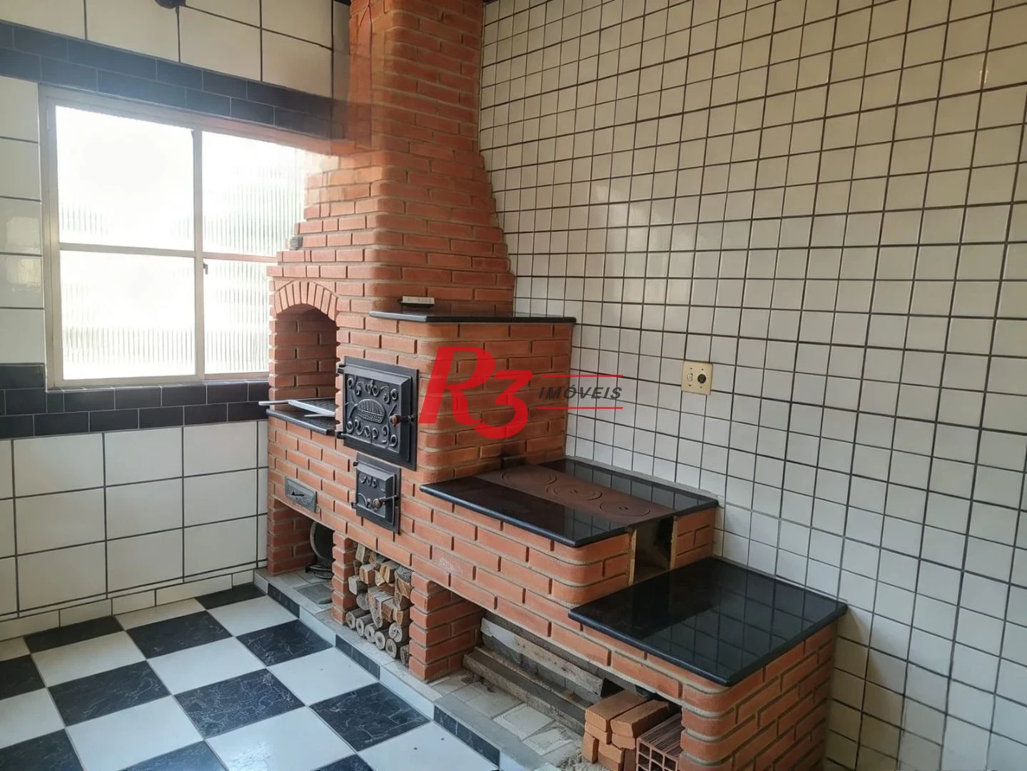 Sobrado com 2 dormitórios à venda, 180 m² por R$ 639.000,00 - Marapé - Santos/SP