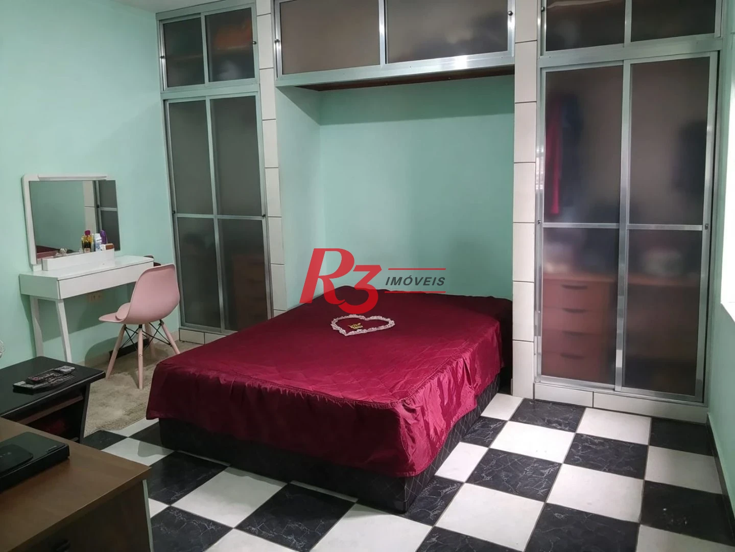 Sobrado com 2 dormitórios à venda, 180 m² por R$ 639.000,00 - Marapé - Santos/SP