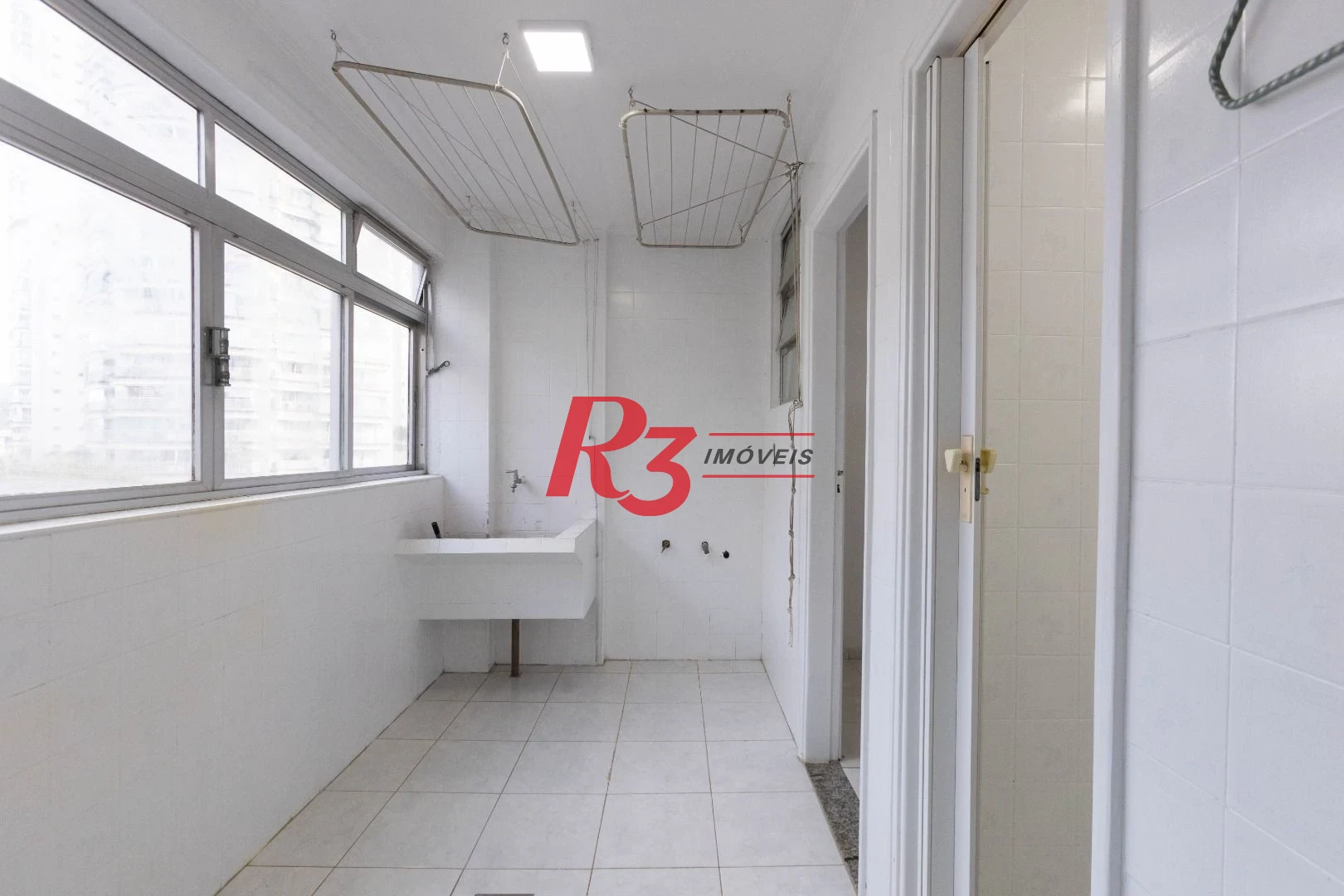 Apartamento com 3 dormitórios sendo 2 suítes - à venda, 146 m² por R$ 950.000 - Ponta da Praia - Santos/SP