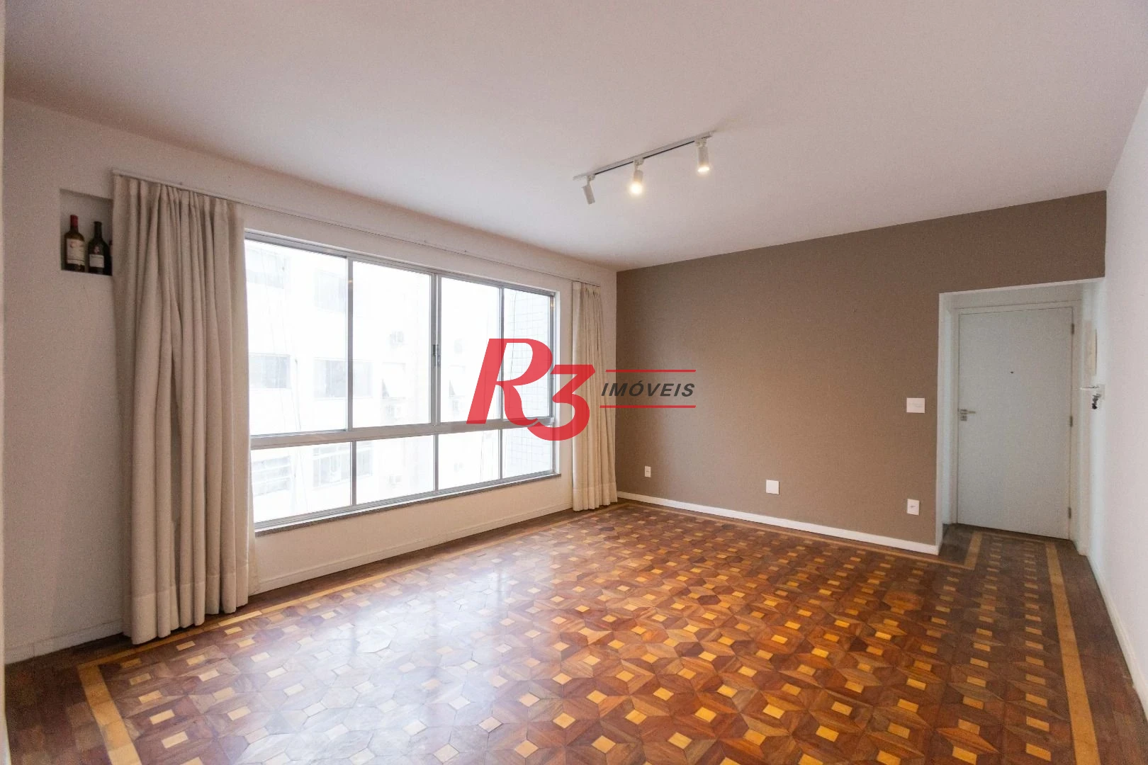 Apartamento com 3 dormitórios sendo 2 suítes - à venda, 146 m² por R$ 950.000 - Ponta da Praia - Santos/SP