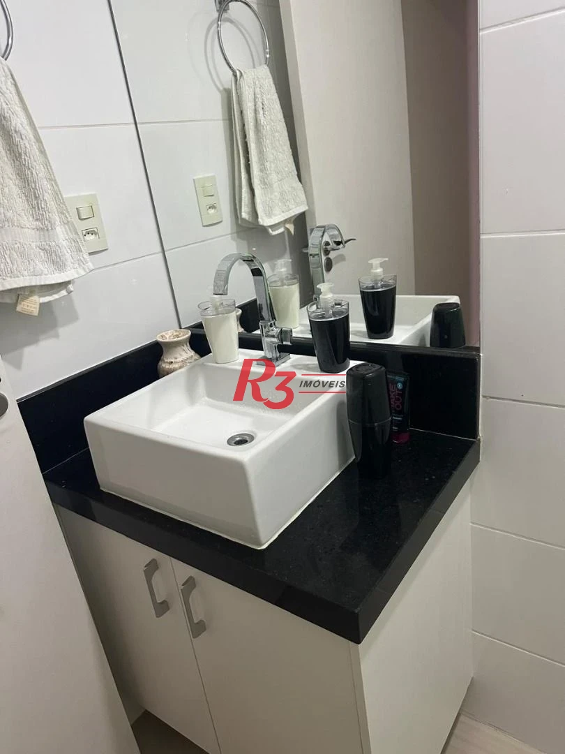 Apartamento com 2 dormitórios à venda, 87 m² por R$ 745.000,00 - Gonzaga - Santos/SP