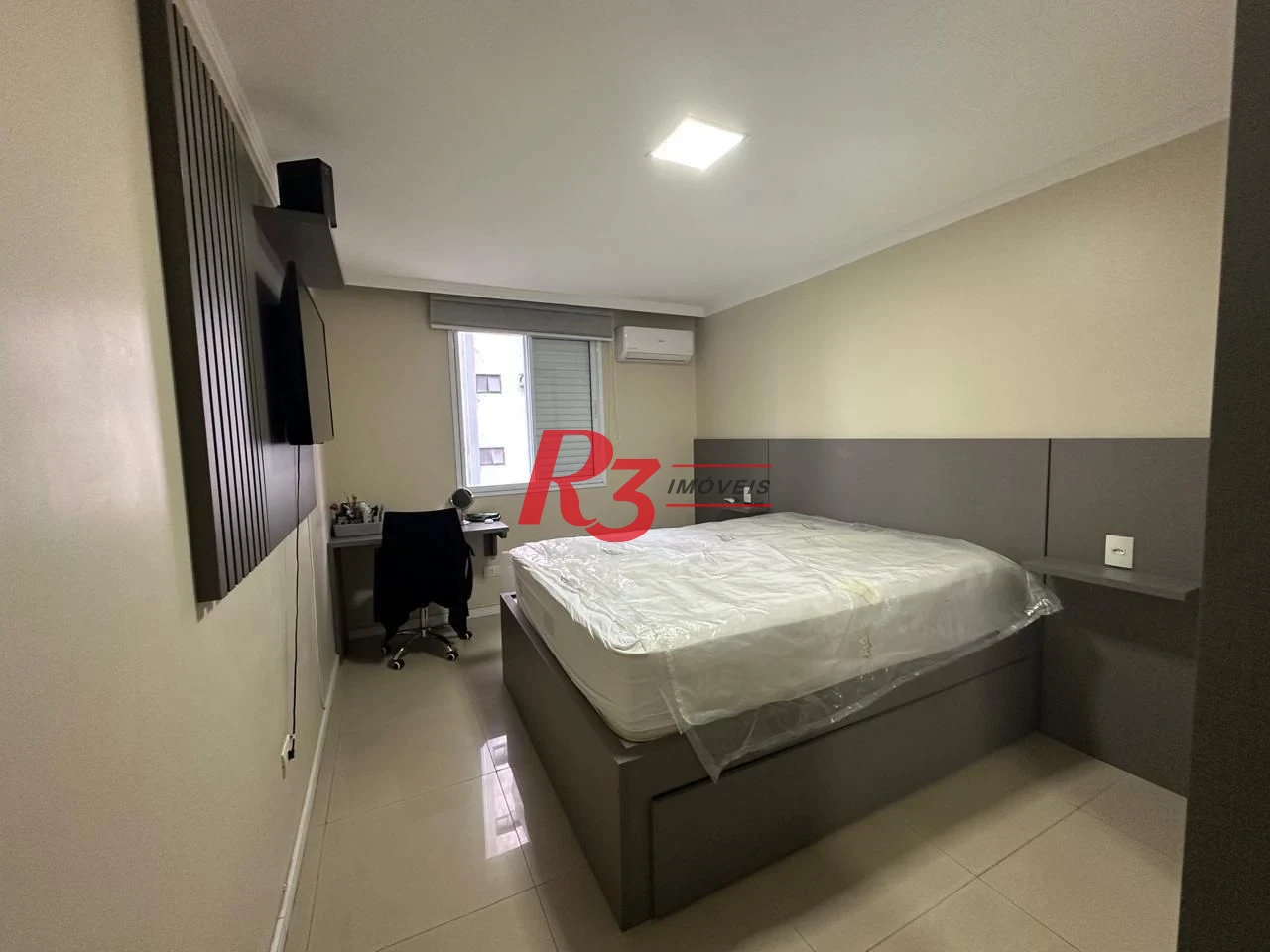 Apartamento com 2 dormitórios à venda, 87 m² por R$ 745.000,00 - Gonzaga - Santos/SP