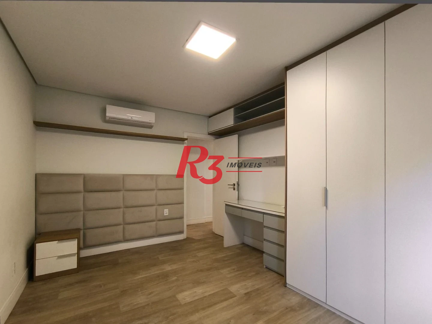 Apartamento com 3 dormitórios à venda, 146 m² por R$ 1.450.000,00 - Pompéia - Santos/SP