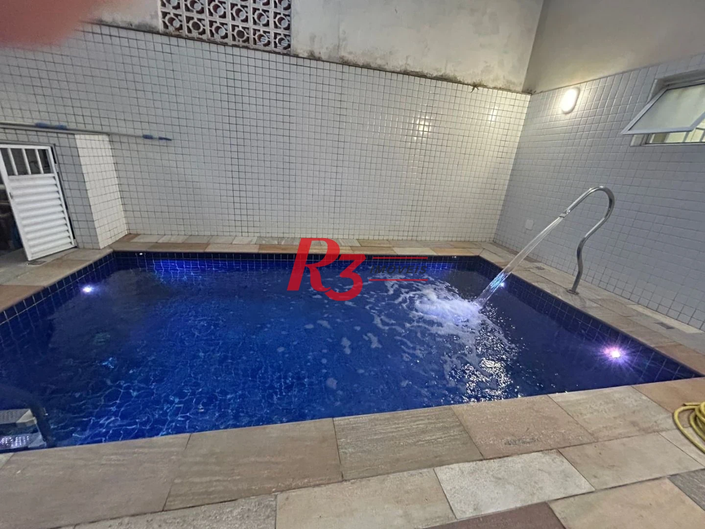 Casa com 3 dormitórios à venda, 160 m² por R$ 1.980.000,00 - Campo Grande - Santos/SP