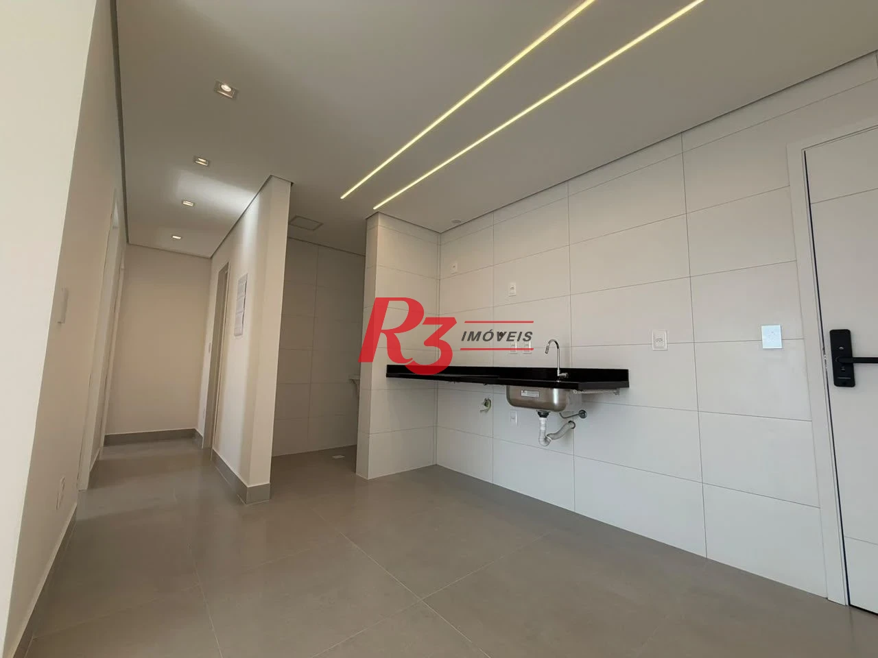 Apartamento com 2 dormitórios à venda, 57 m² por R$ 667.800,00 - Macuco - Santos/SP
