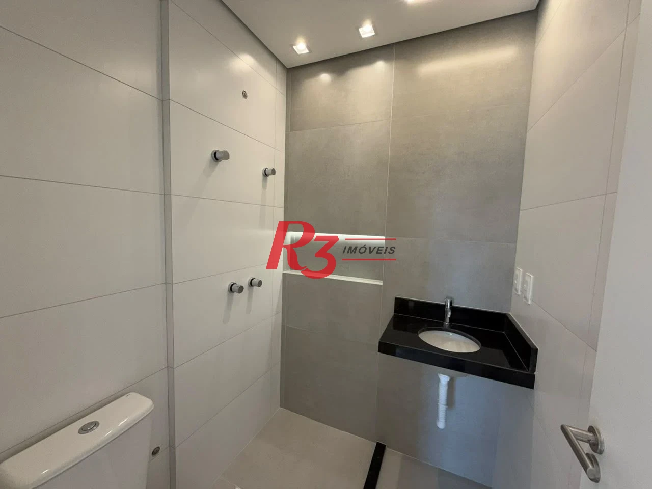 Apartamento com 2 dormitórios à venda, 57 m² por R$ 667.800,00 - Macuco - Santos/SP