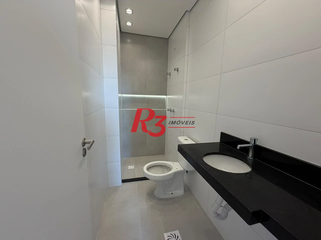 Apartamento com 2 dormitórios à venda, 57 m² por R$ 667.800,00 - Macuco - Santos/SP