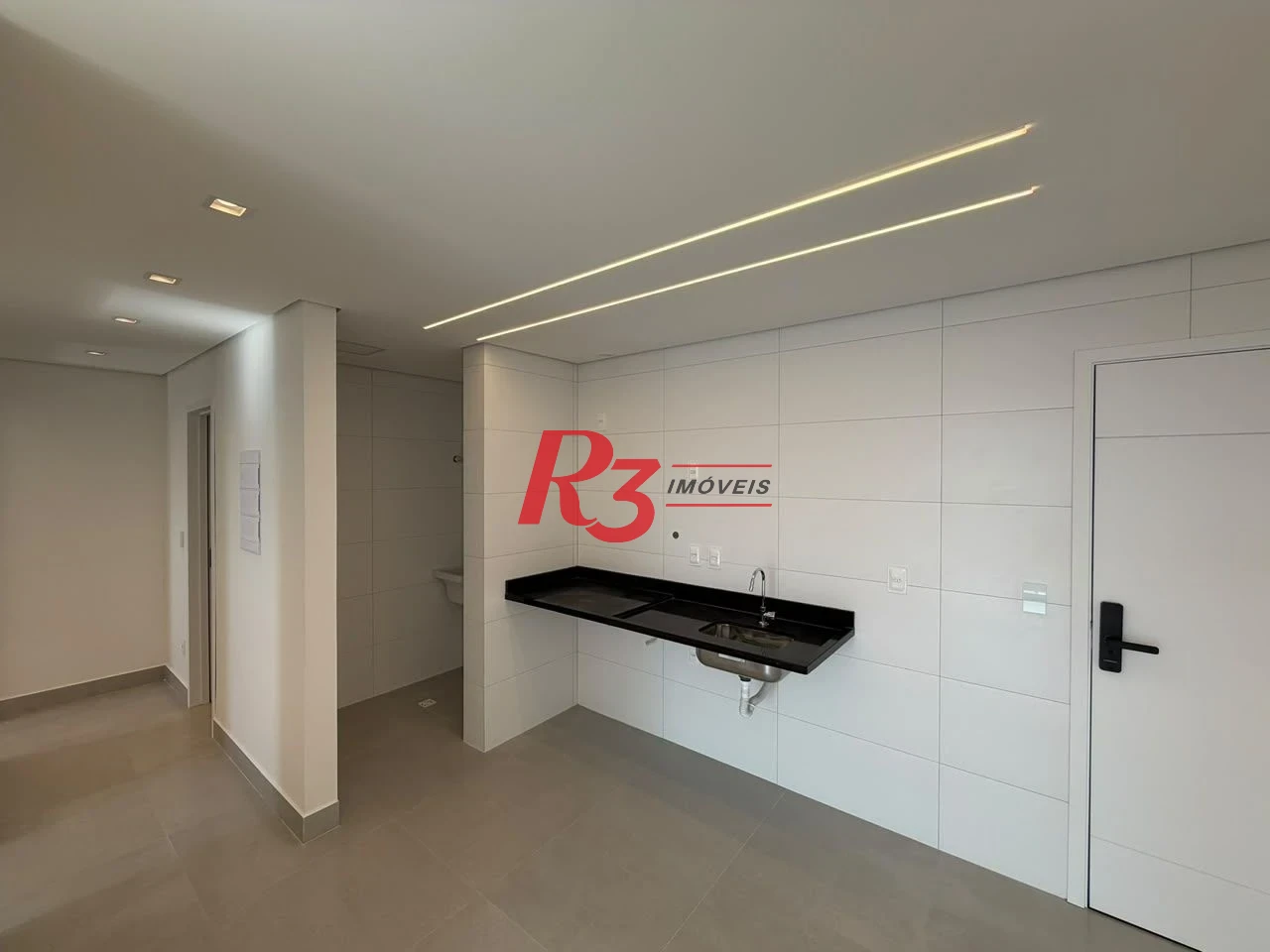 Apartamento com 2 dormitórios à venda, 57 m² por R$ 667.800,00 - Macuco - Santos/SP
