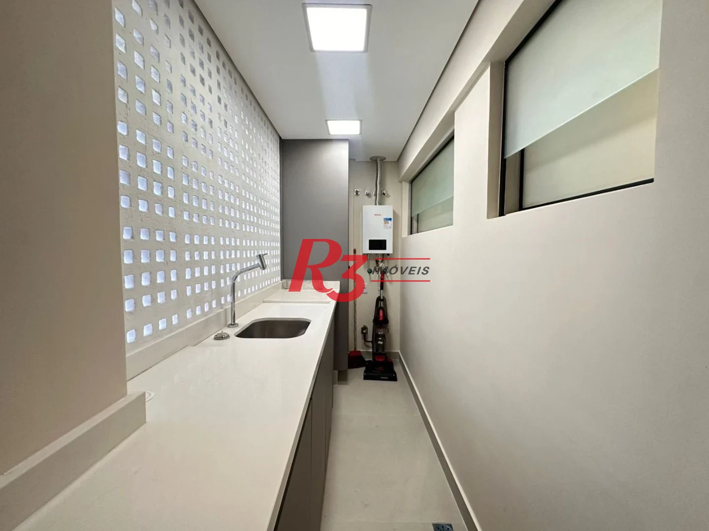Apartamento à Venda no Bairro Aparecida Vista Lateral para o Mar