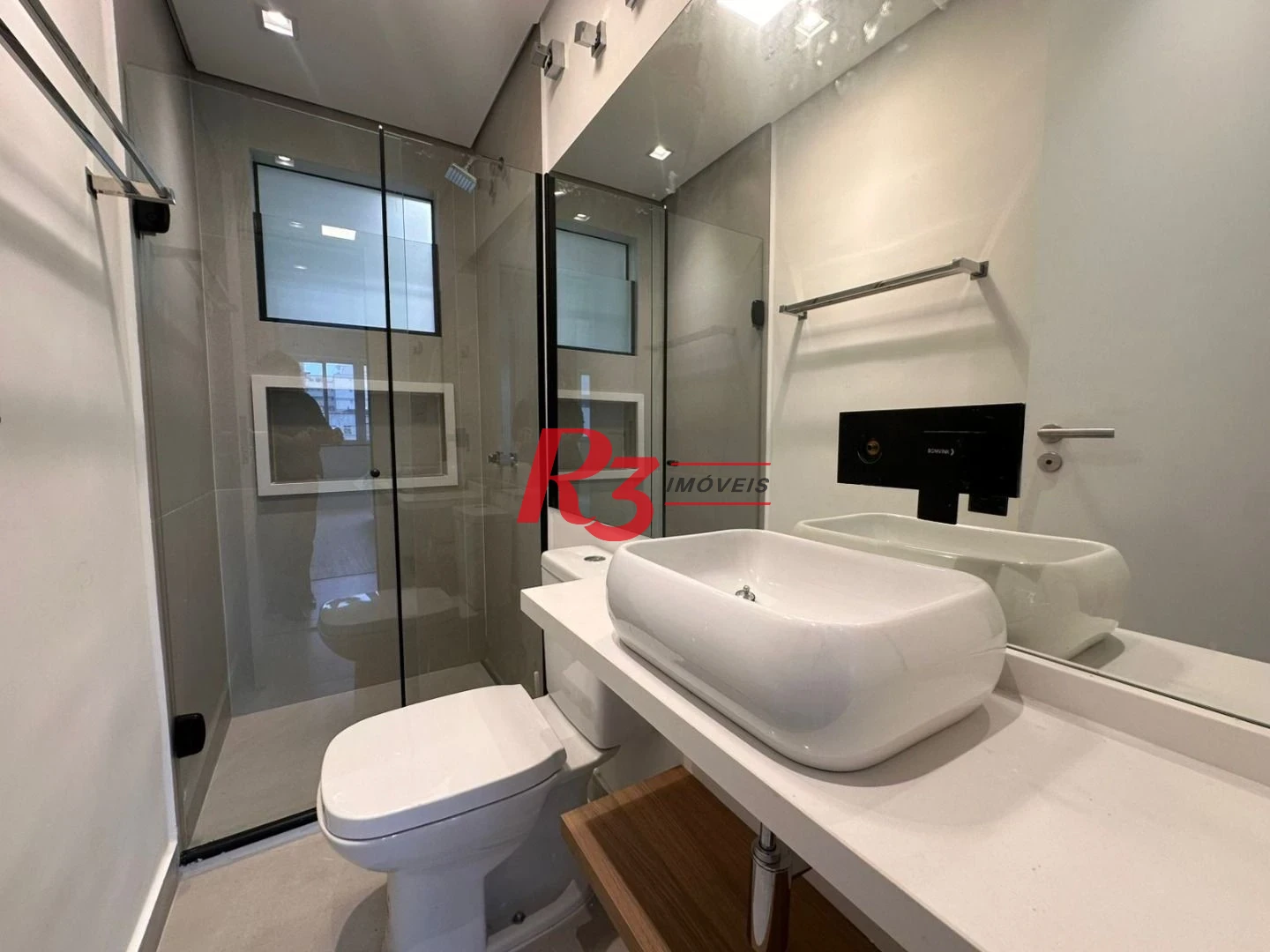 Apartamento à Venda no Bairro Aparecida Vista Lateral para o Mar