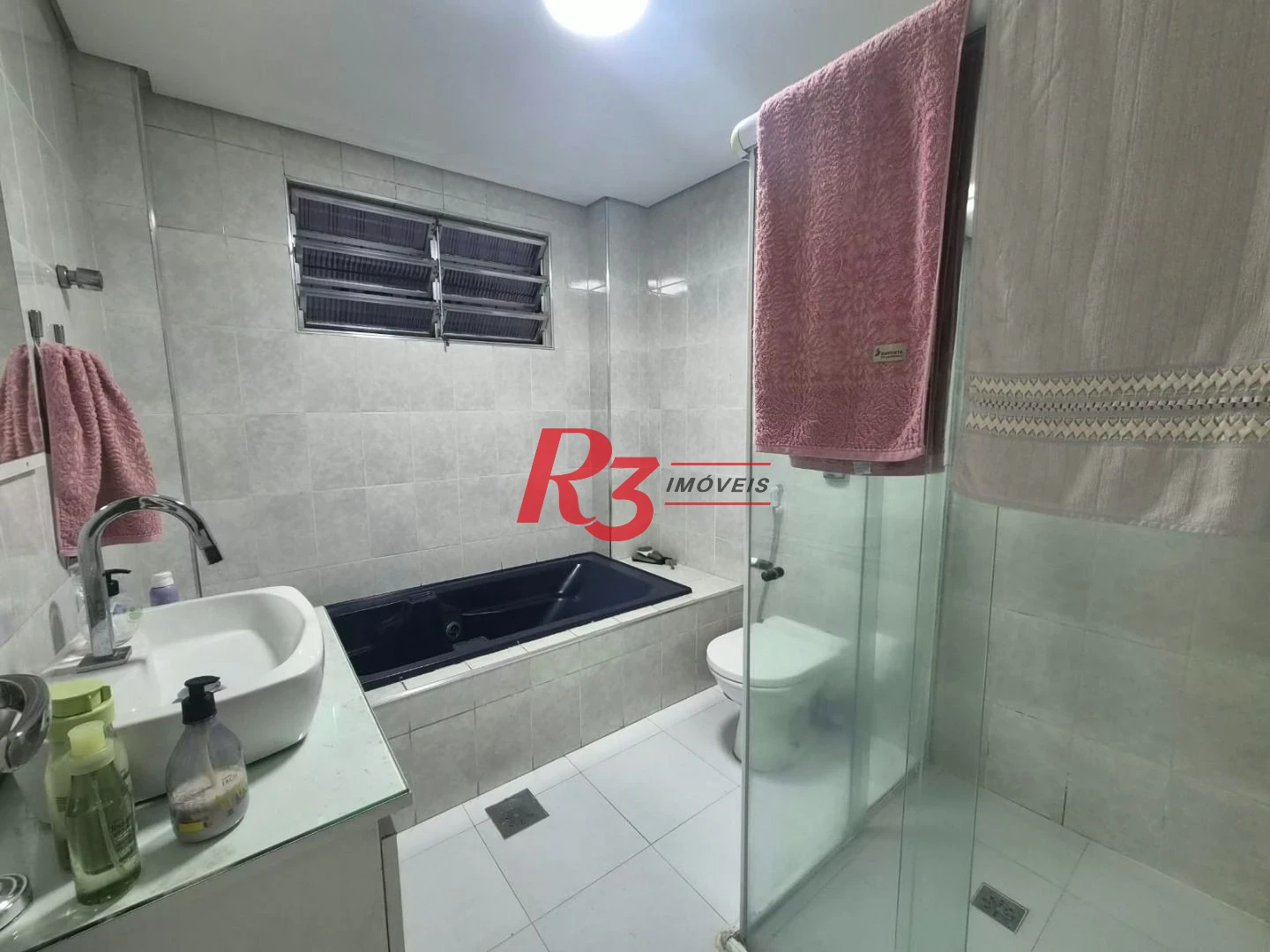 Apartamento com 2 dormitórios à venda, 74 m² por R$ 425.000,00 - Vila Mathias - Santos/SP