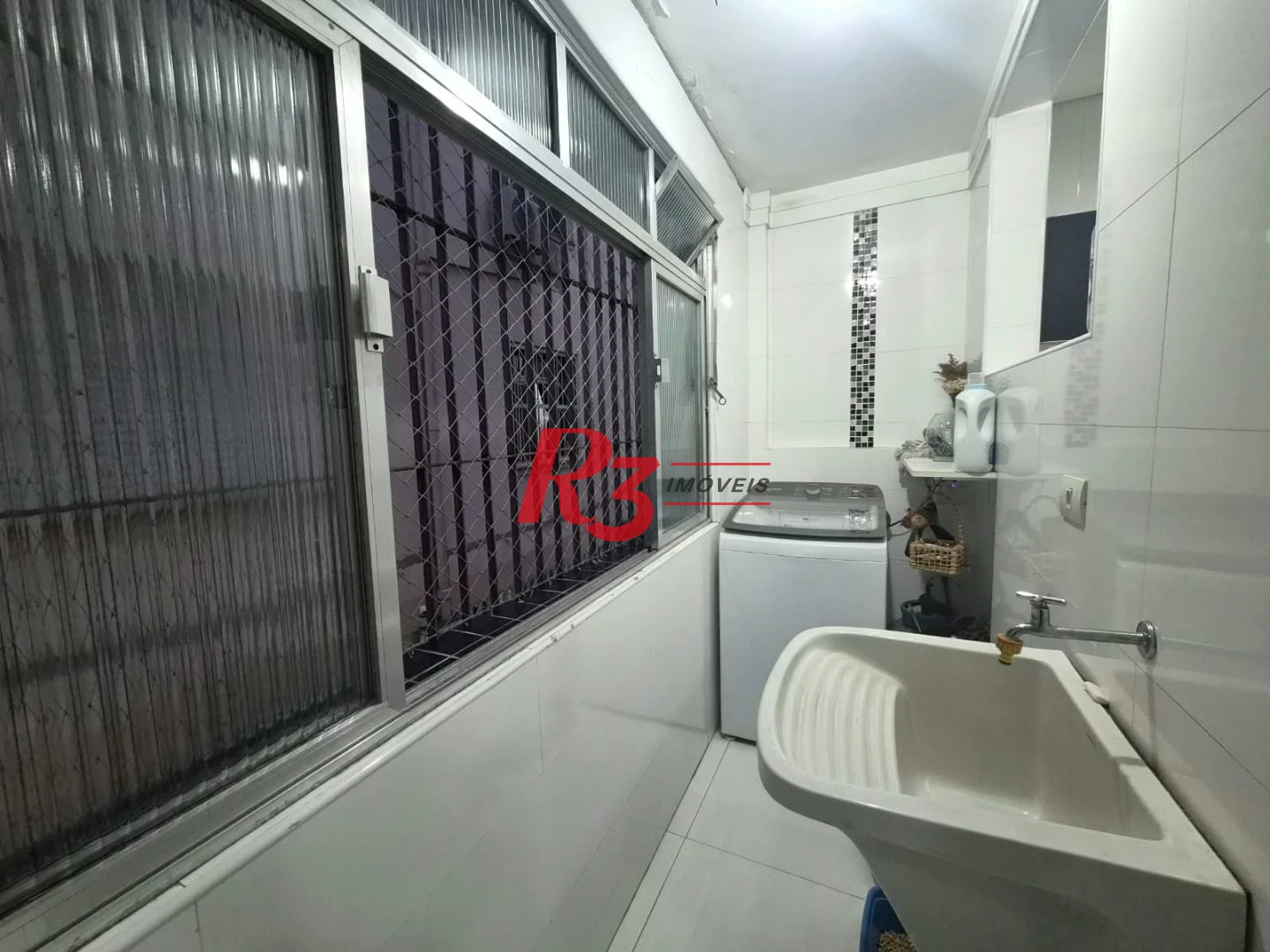 Apartamento com 2 dormitórios à venda, 74 m² por R$ 425.000,00 - Vila Mathias - Santos/SP