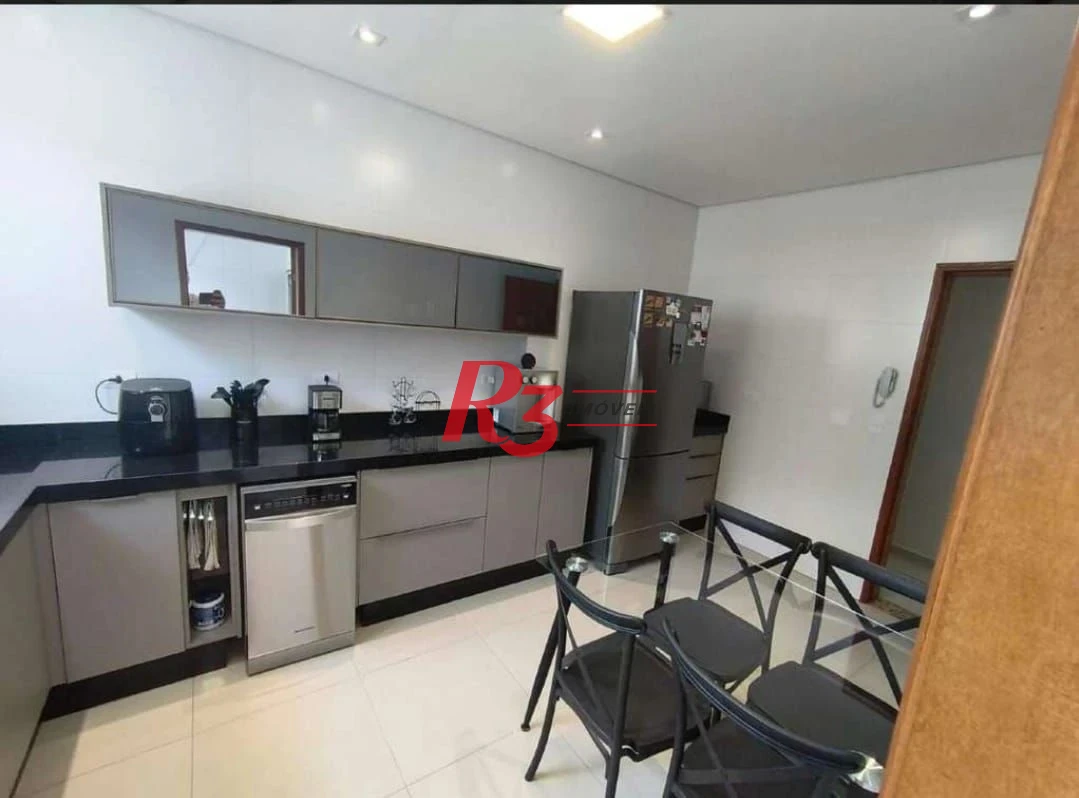 Casa com 3 dormitórios à venda, 155 m² por R$ 990.000,00 - Estuário - Santos/SP