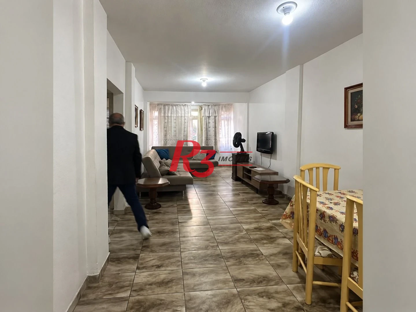Apartamento com 2 dormitórios à venda, 63 m² por R$ 600.000,00 - Gonzaga - Santos/SP