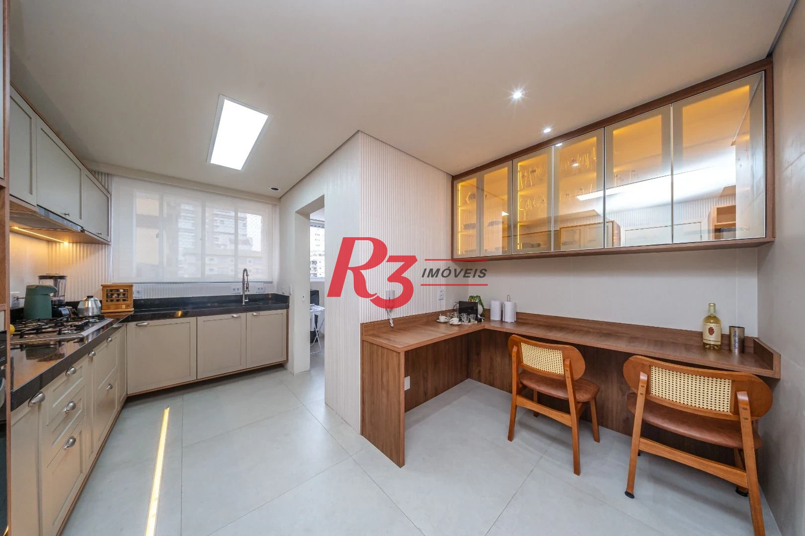 Apartamento com 3 suítes à venda, 181 m² por R$ 2.980.000 - Gonzaga - Santos/SP