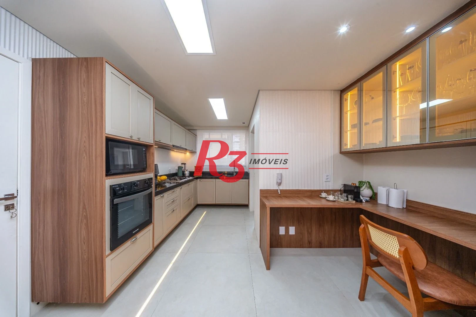 Apartamento com 3 suítes à venda, 181 m² por R$ 2.980.000 - Gonzaga - Santos/SP