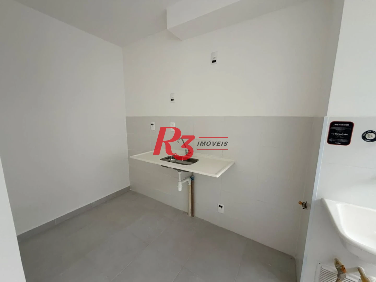 Apartamento com 2 dormitórios à venda, 42 m² por R$ 370.000,00 - Jabaquara - Santos/SP