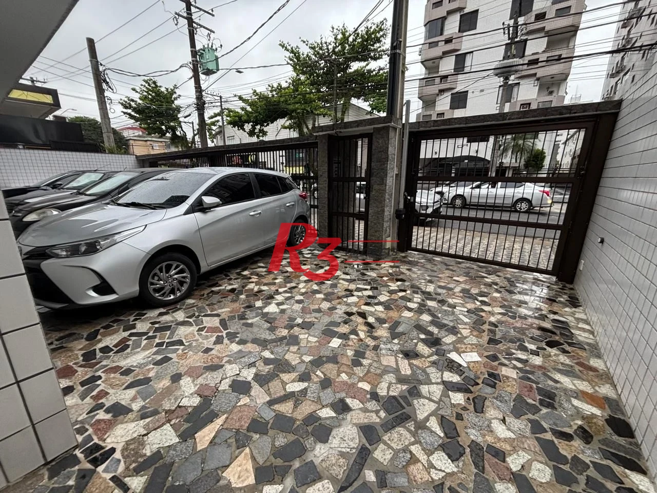 Apartamento com 2 dormitórios à venda, 75 m² por R$ 420.000,00 - Embaré - Santos/SP