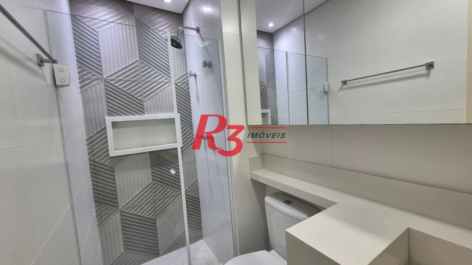 Apartamento com 1 dormitório para alugar, 47 m² por R$ 5.000,02/mês - Boqueirão - Santos/SP