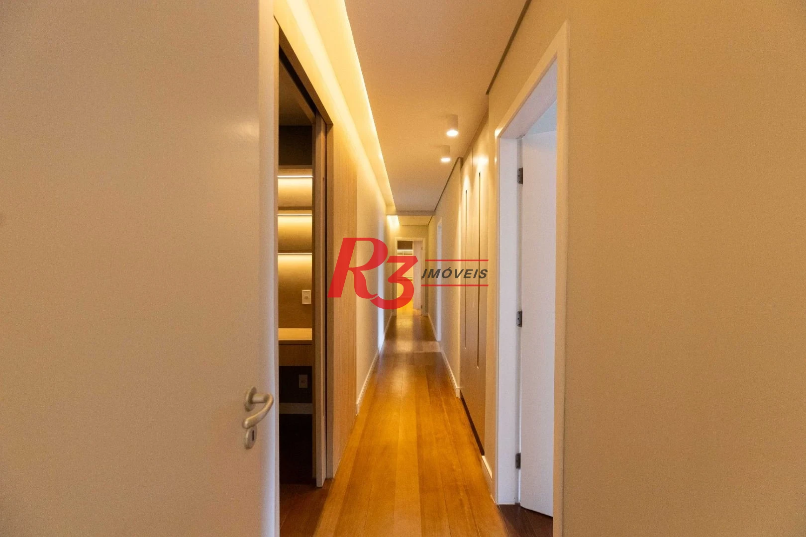 Apartamento com 3 dormitórios à venda, 209 m² por R$ 2.890.000,00 - Embaré - Santos/SP
