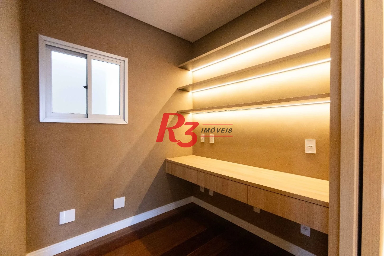 Apartamento com 3 dormitórios à venda, 209 m² por R$ 2.890.000,00 - Embaré - Santos/SP