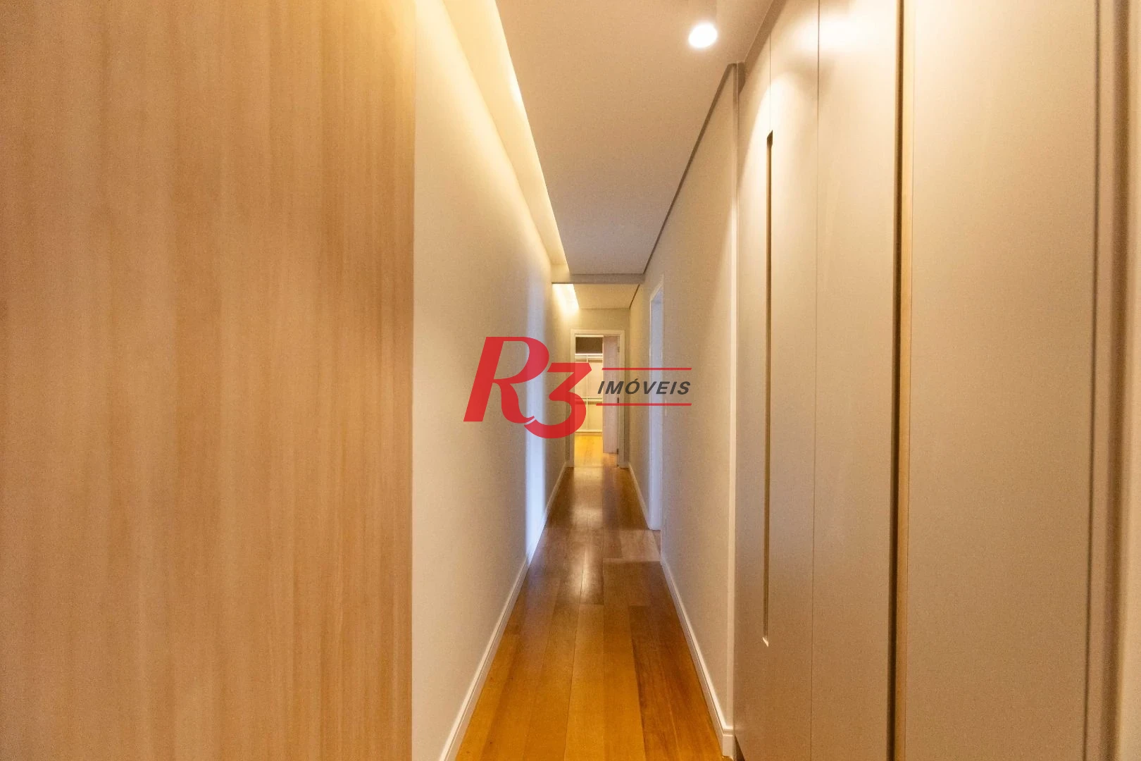 Apartamento com 3 dormitórios à venda, 209 m² por R$ 2.890.000,00 - Embaré - Santos/SP