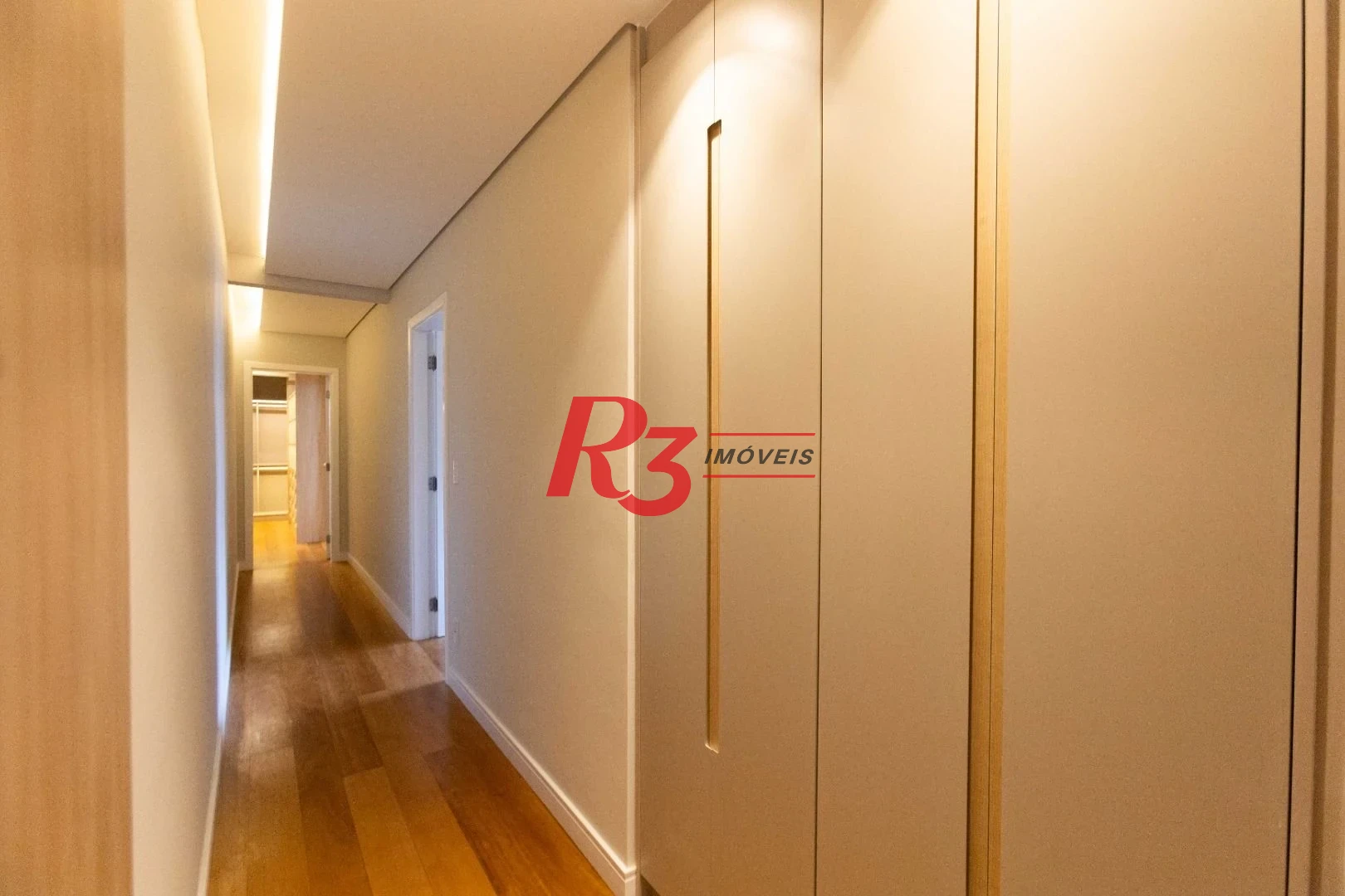 Apartamento com 3 dormitórios à venda, 209 m² por R$ 2.890.000,00 - Embaré - Santos/SP