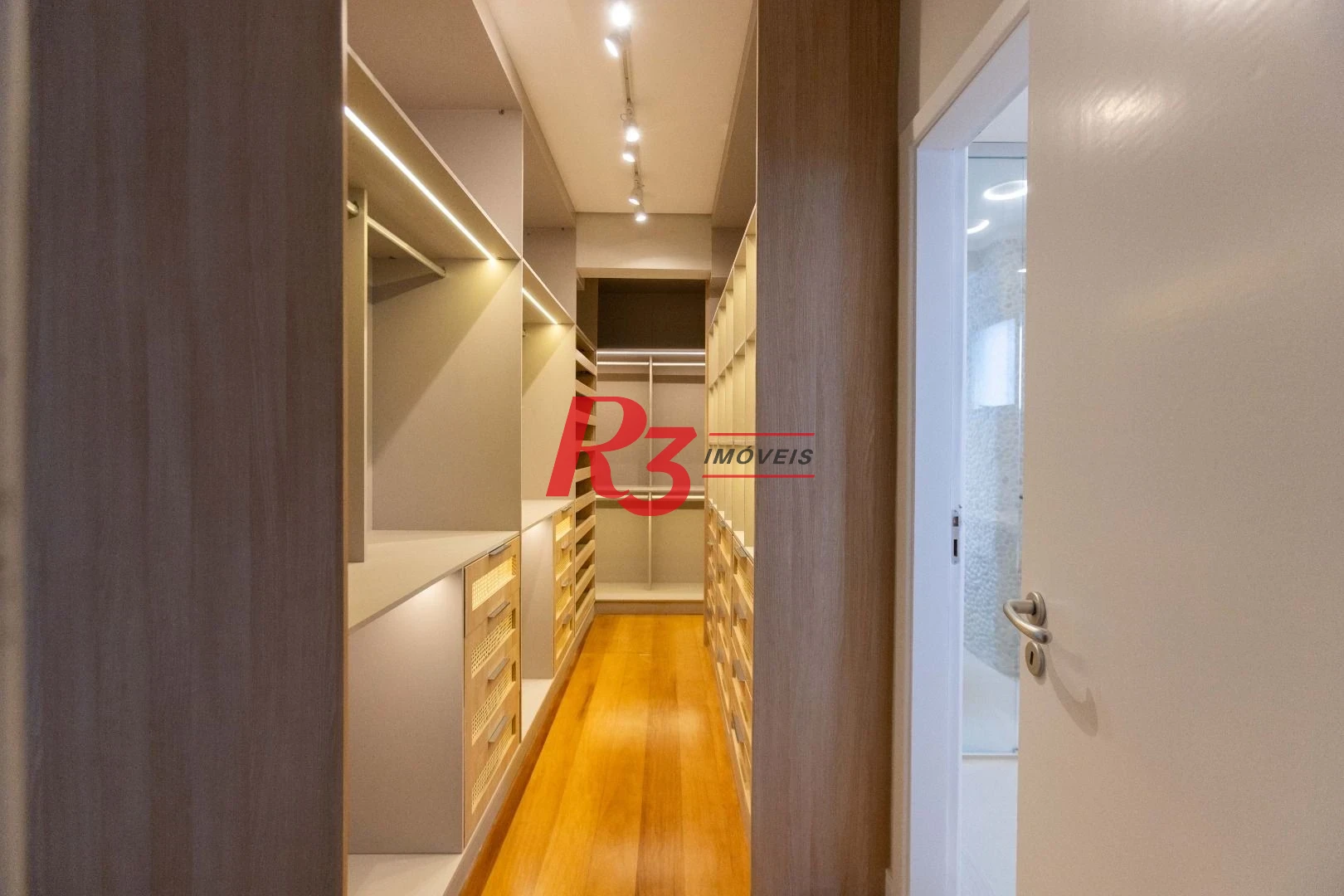 Apartamento com 3 dormitórios à venda, 209 m² por R$ 2.890.000,00 - Embaré - Santos/SP