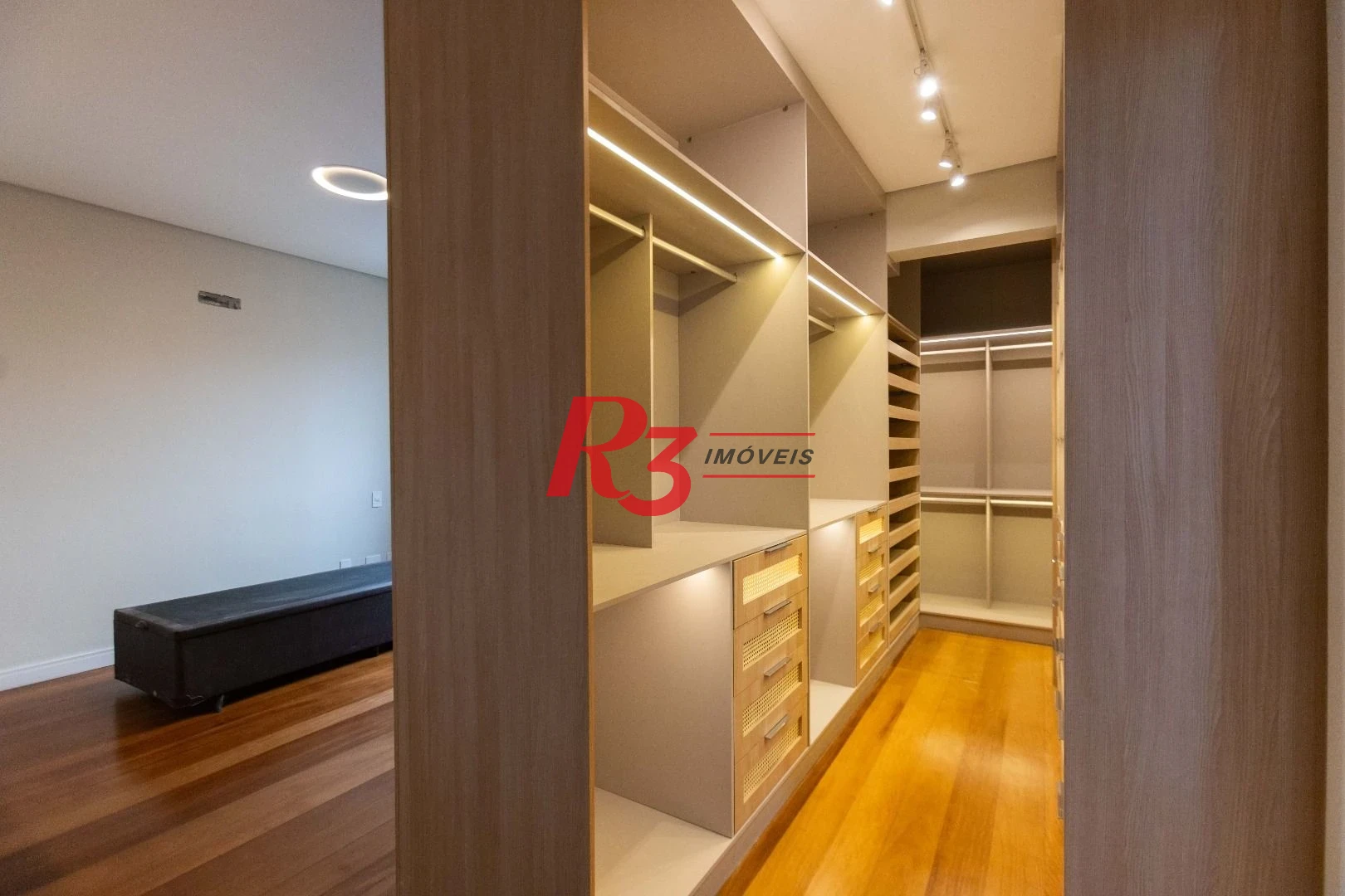 Apartamento com 3 dormitórios à venda, 209 m² por R$ 2.890.000,00 - Embaré - Santos/SP