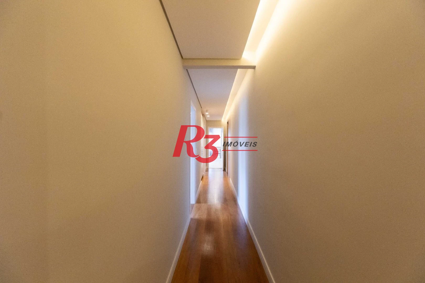 Apartamento com 3 dormitórios à venda, 209 m² por R$ 2.890.000,00 - Embaré - Santos/SP