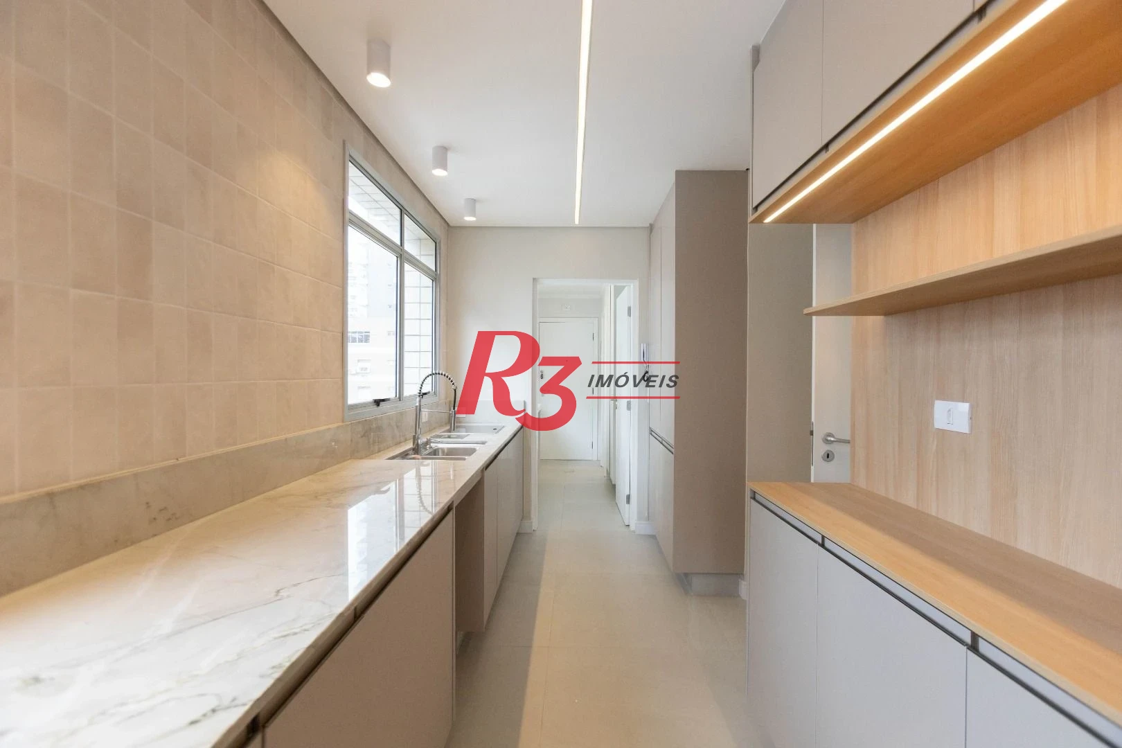 Apartamento com 3 dormitórios à venda, 209 m² por R$ 2.890.000,00 - Embaré - Santos/SP