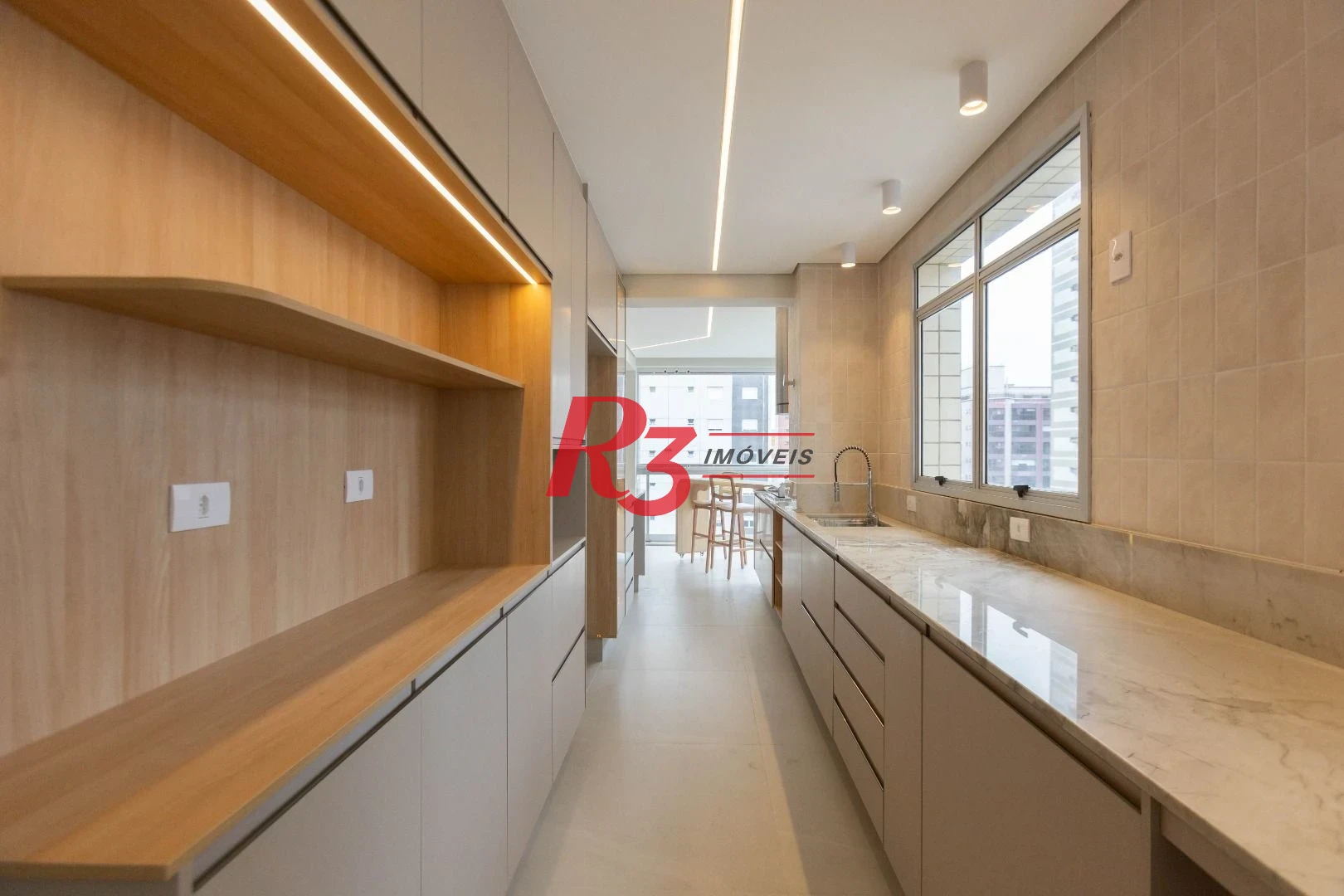 Apartamento com 3 dormitórios à venda, 209 m² por R$ 2.890.000,00 - Embaré - Santos/SP