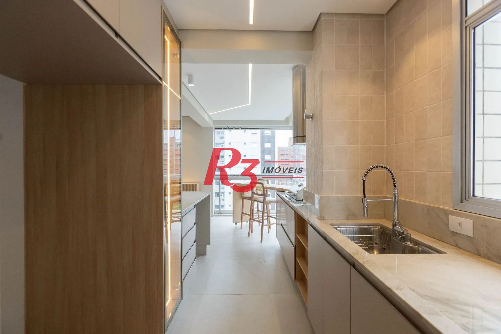 Apartamento com 3 dormitórios à venda, 209 m² por R$ 2.890.000,00 - Embaré - Santos/SP