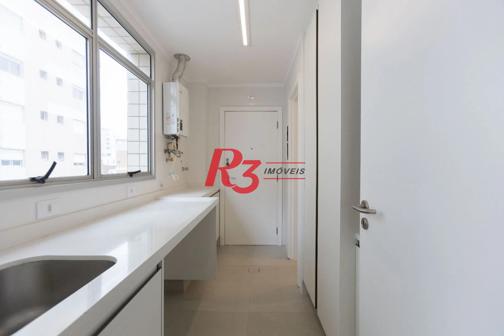 Apartamento com 3 dormitórios à venda, 209 m² por R$ 2.890.000,00 - Embaré - Santos/SP