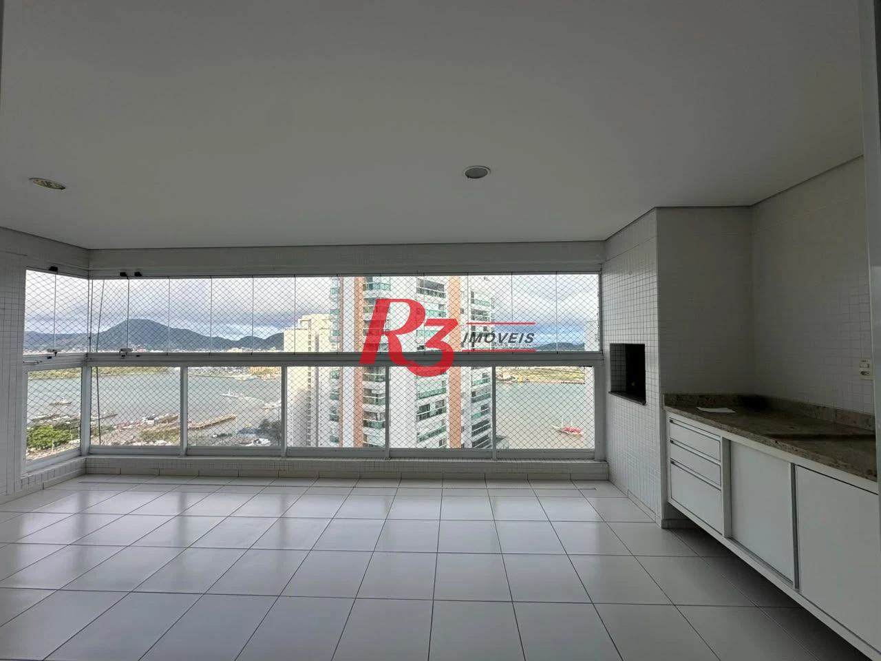 Apartamento com 3 dormitórios para alugar, 132 m² por R$ 10.500,00/mês - Ponta da Praia - Santos/SP