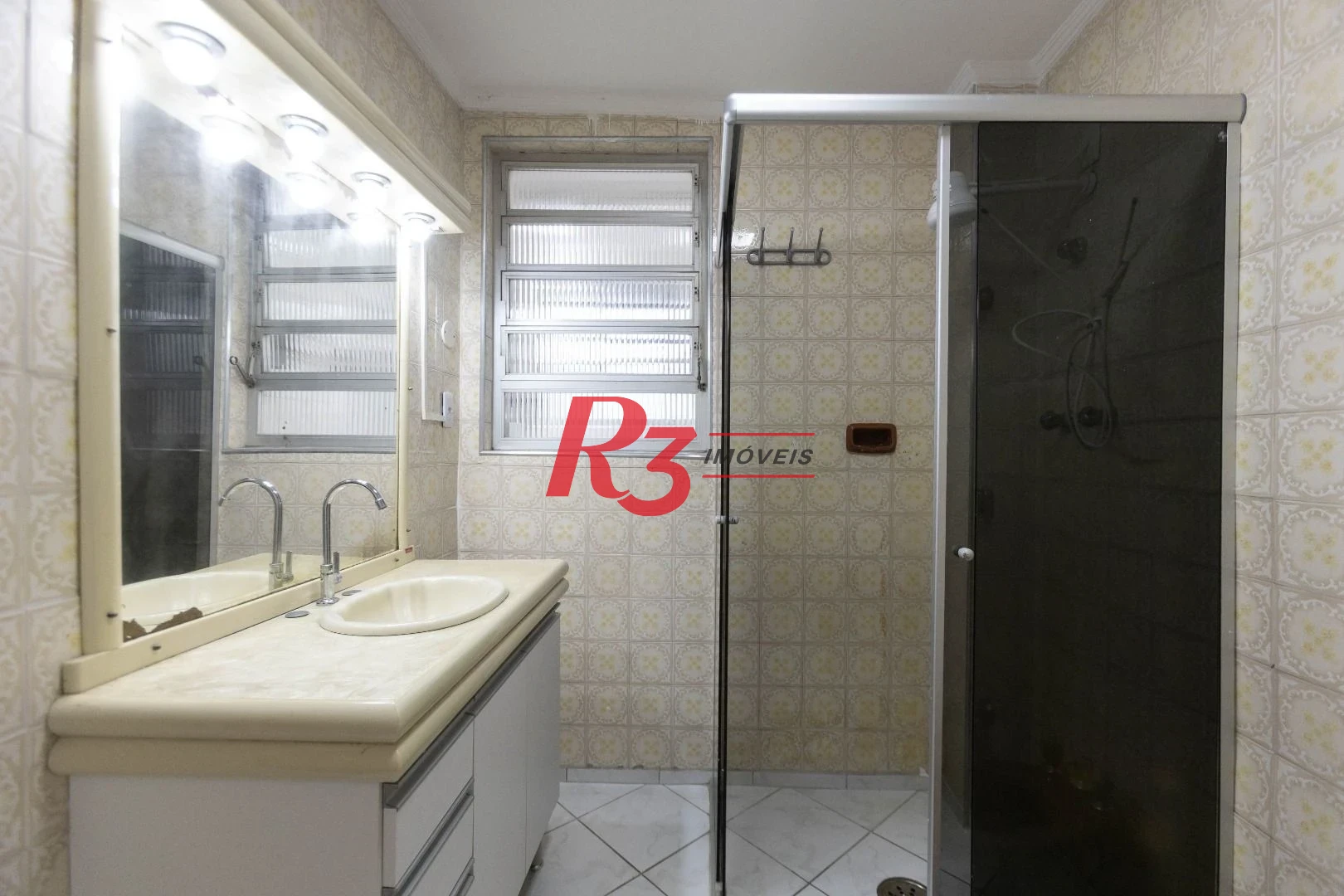 Apartamento com 2 dormitórios para alugar, 79 m² por R$ 4.700,00/mês - Gonzaga - Santos/SP