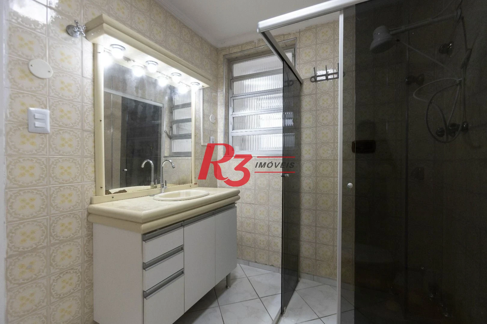 Apartamento com 2 dormitórios para alugar, 79 m² por R$ 4.700,00/mês - Gonzaga - Santos/SP